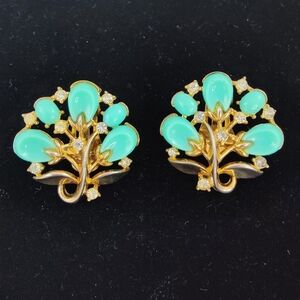 Vintage Crown Trifari Aqua Cabochon & Rhinestone Clip-On Earrings Floral Spray